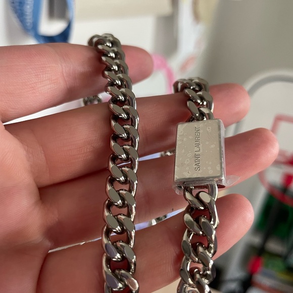 Saint Laurent Black chain bag with silver hardware - Picture 2 of 5